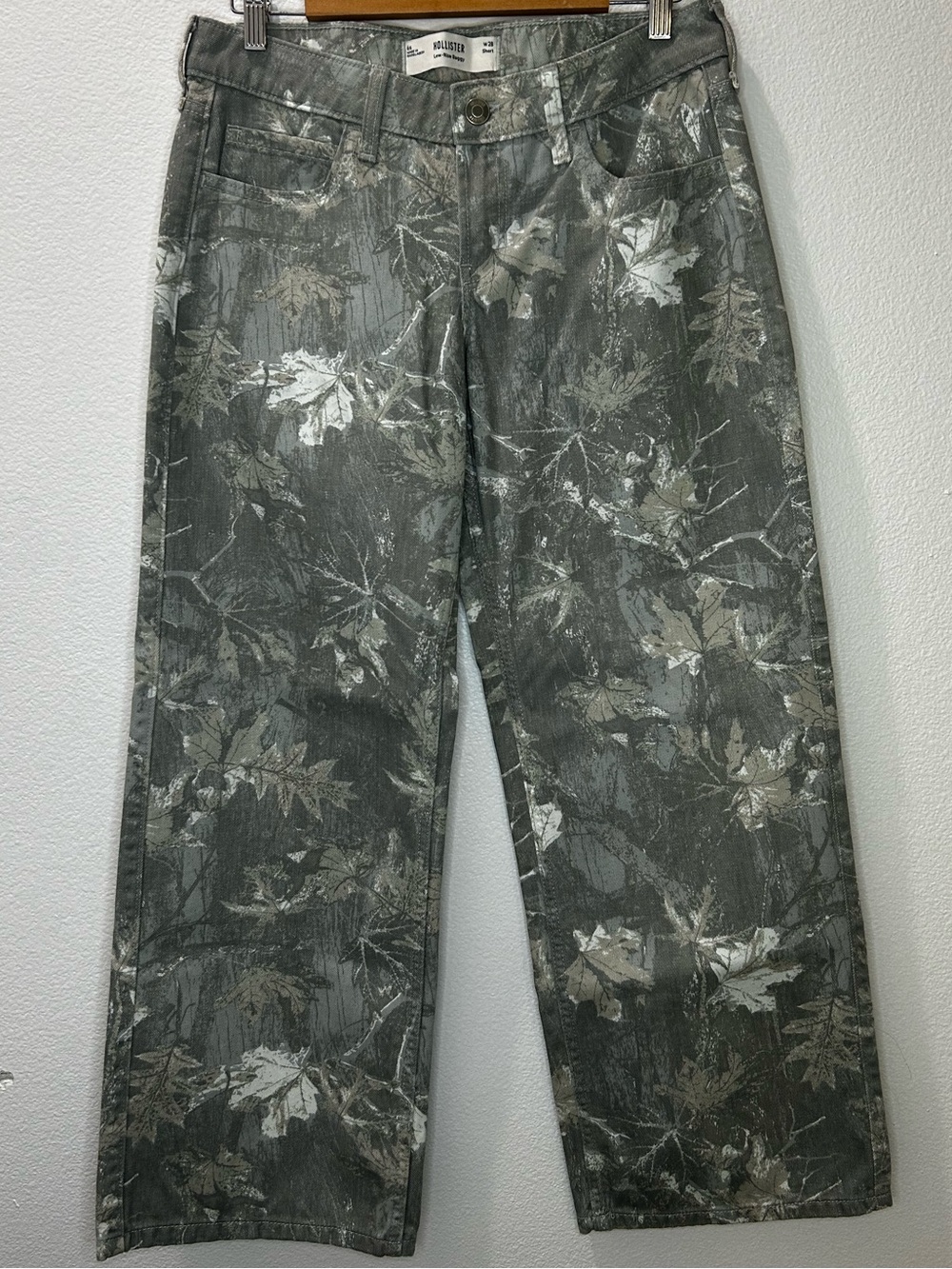 Hollister Baggy Camo Jeans 28/6 Short
